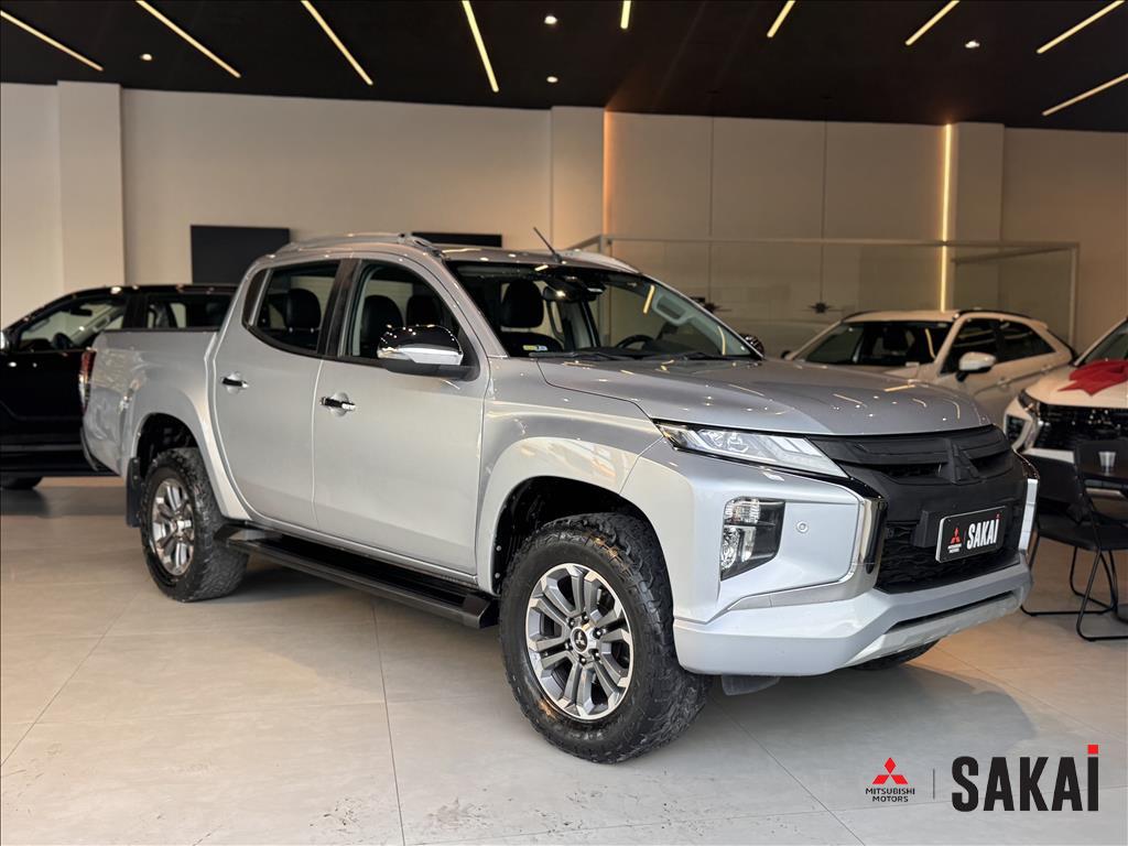 Mitsubishi-L200 TRITON-2.4 16V TURBO DIESEL SPORT HPE-S CD 4P 4X4 AUTOMÁTICO