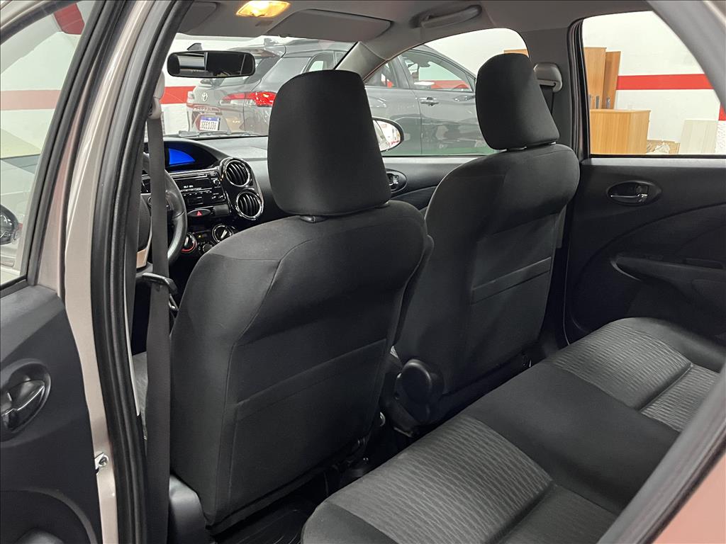 ETIOS 1.5 XS 16V FLEX 4P AUTOMÁTICO11