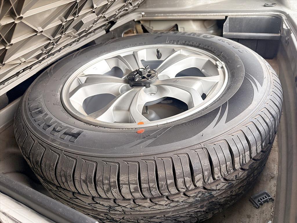 Hyundai Tucson - 2.0 MPFI GL 16V 142CV 2WD GASOLINA 4P AUTOMÁTICO
