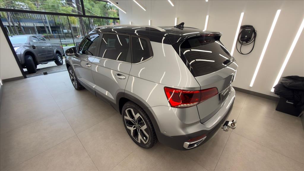 TAOS 1.4 250 TSI TOTAL FLEX HIGHLINE AUTOMÁTICO5