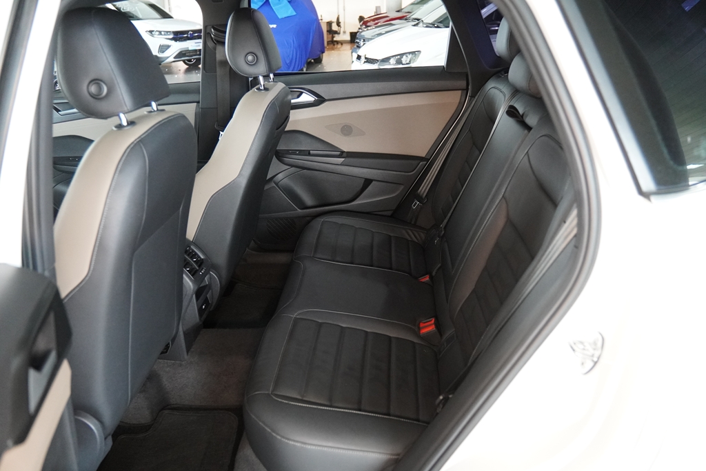 TAOS 1.4 250 TSI TOTAL FLEX HIGHLINE AUTOMÁTICO15