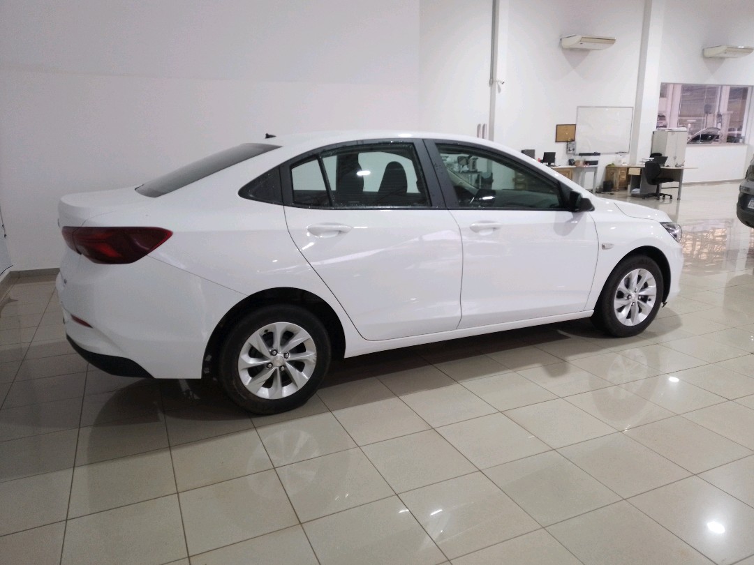 GM - Chevrolet-ONIX PLUS-1.0 FLEX LT MANUAL