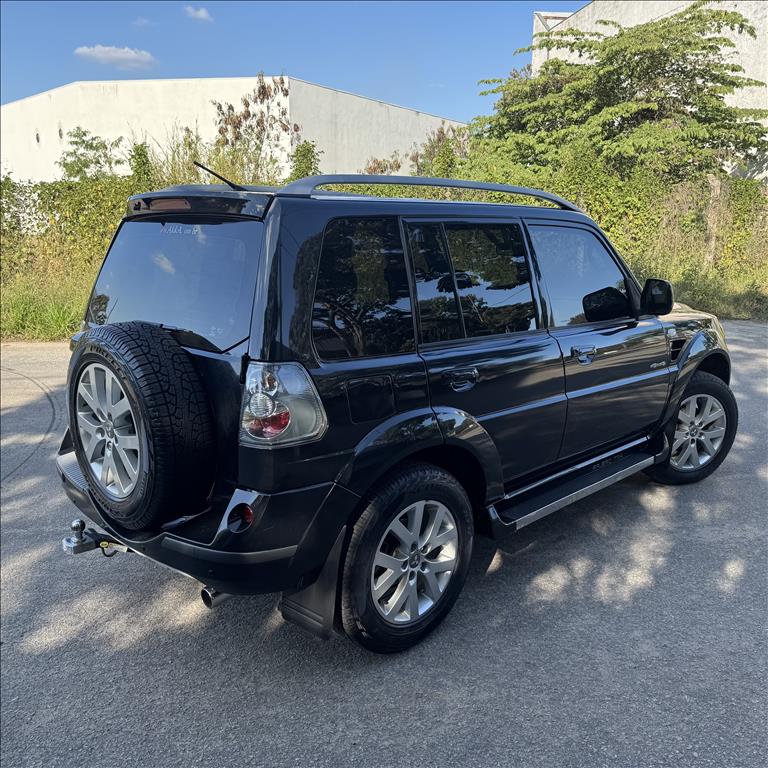 Mitsubishi-PAJERO TR4-2.0 4X4 16V 140CV FLEX 4P AUTOMÁTICO