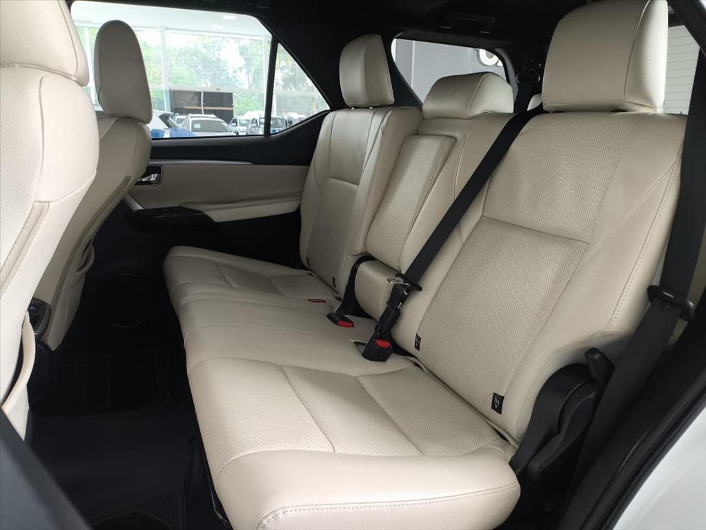 HILUX SW4 2.8 D-4D TURBO DIESEL DIAMOND 7L 4X4 AUTOMÁTICO14