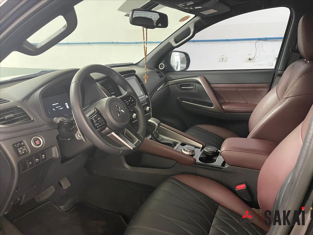 Mitsubishi-PAJERO SPORT-2.4 16V MIVEC TURBO DIESEL LEGEND BLACK AWD AUTOMÁTICO