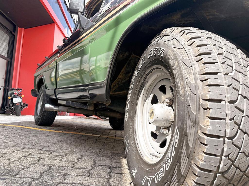 Ford F-1000 - 3.9 SUPER SÉRIE CS 8V DIESEL 2P MANUAL