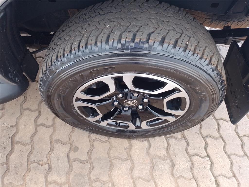 HILUX 2.8 D-4D TURBO DIESEL CD SRV 4X4 AUTOMÁTICO12