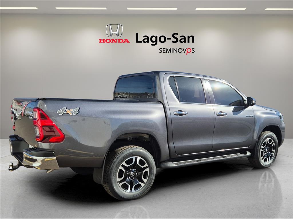 HILUX 2.8 D-4D TURBO DIESEL CD SRX 4X4 AUTOMÁTICO1