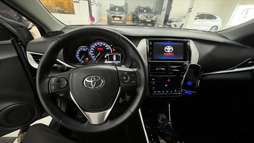 YARIS 1.5 16V FLEX SEDAN XLS MULTIDRIVE7