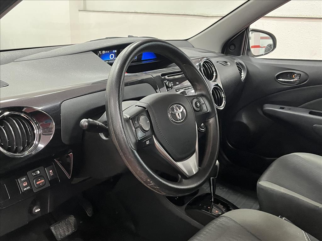 ETIOS 1.5 X PLUS 16V FLEX 4P AUTOMÁTICO10