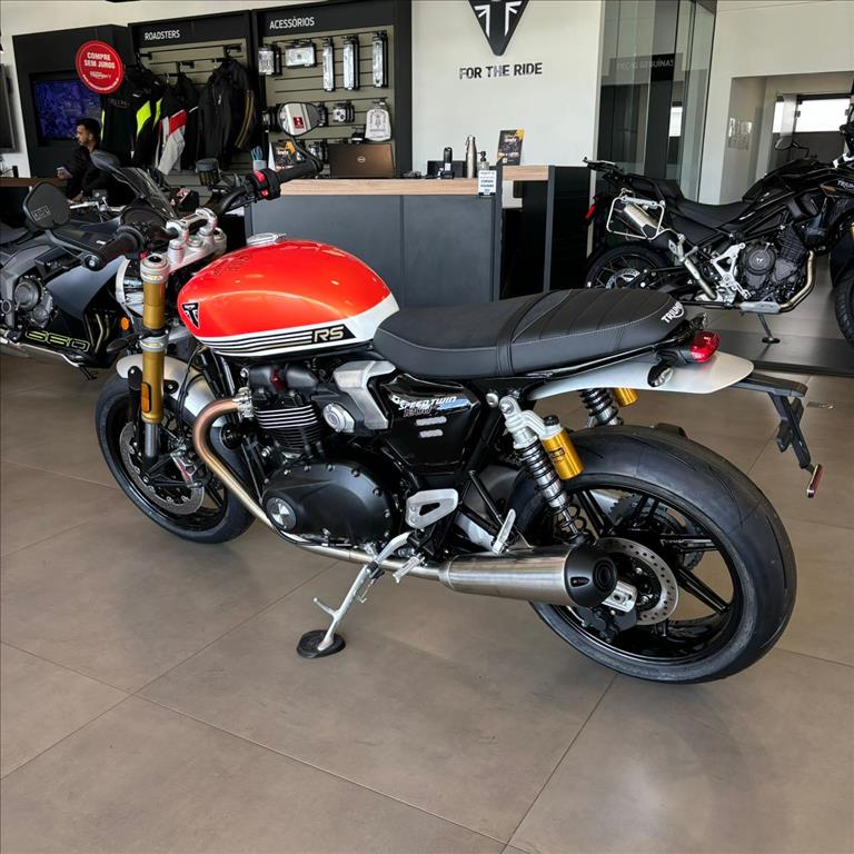 TRIUMPH-SPEED-TWIN RS