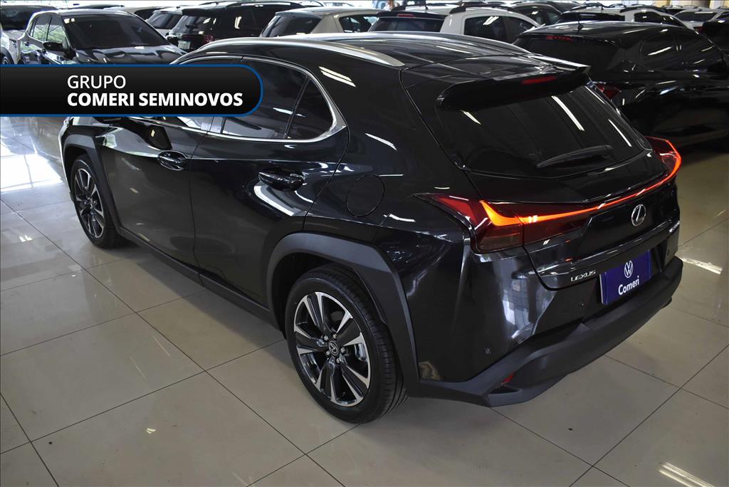 UX 300h 2.0 VVT-I HYBRID CVT3