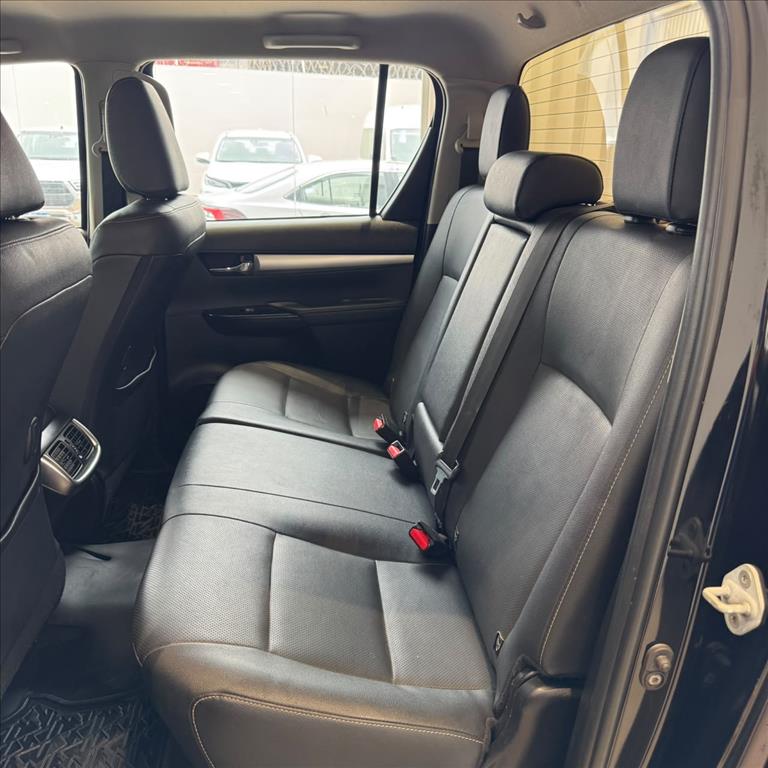 HILUX 2.8 D-4D TURBO DIESEL CD SRV 4X4 AUTOMÁTICO12