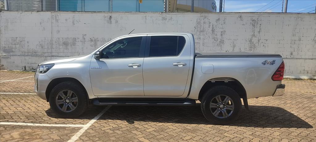 HILUX 2.8 D-4D TURBO DIESEL CD SR 4X4 AUTOMÁTICO8