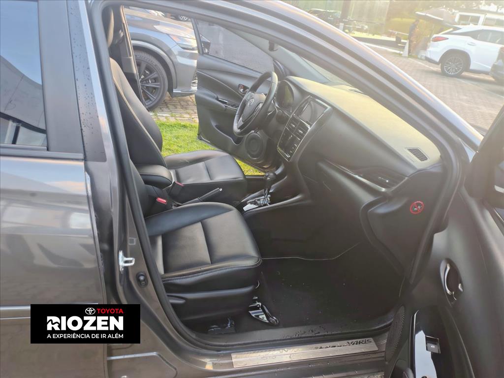 YARIS 1.5 16V FLEX SEDAN XLS CONNECT MULTIDRIVE15