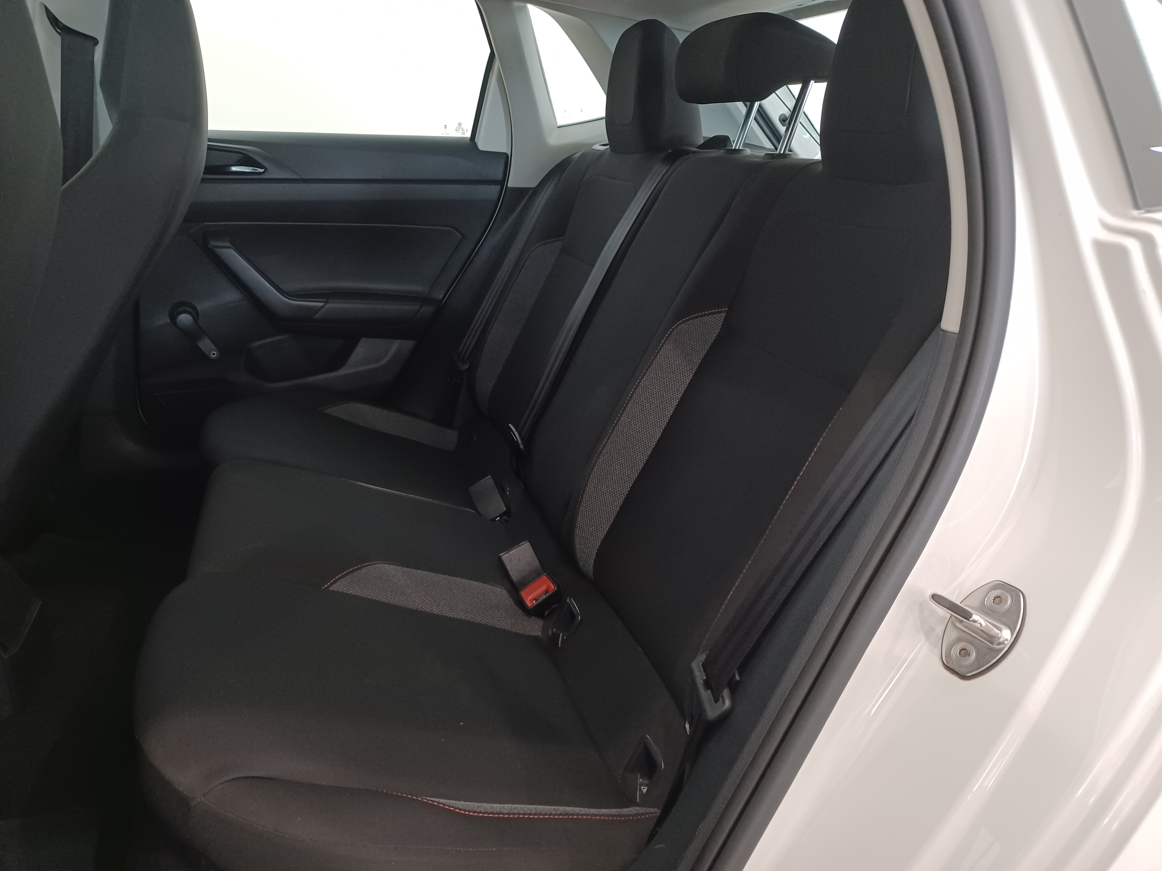 VW - Volkswagen-POLO-1.0 MPI TRACK MANUAL