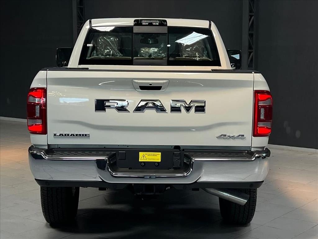 2500 6.7 I6 TURBO DIESEL LARAMIE CD 4X4 AUTOMÁTICO4
