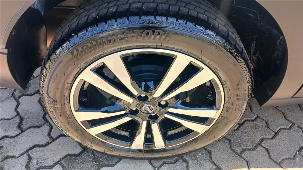 KICKS PLAY 1.6 16V FLEXSTART ADVANCE PLUS XTRONIC15