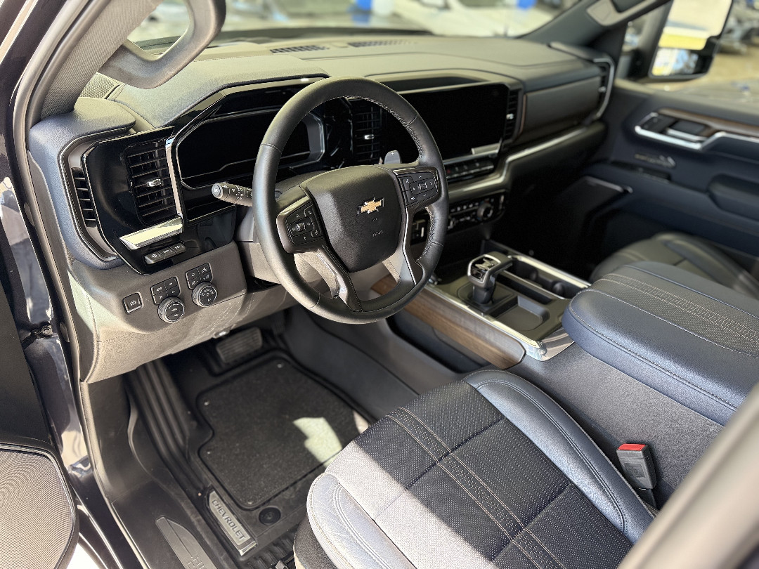SILVERADO 5.3 V8 GASOLINA 1500 HIGH COUNTRY 4X4 AUTOMÁTICO