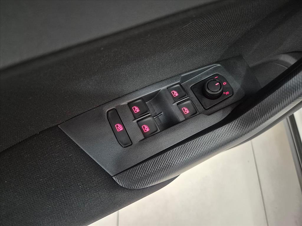 Volkswagen-NIVUS-1.0 200 TSI TOTAL FLEX COMFORTLINE AUTOMÁTICO
