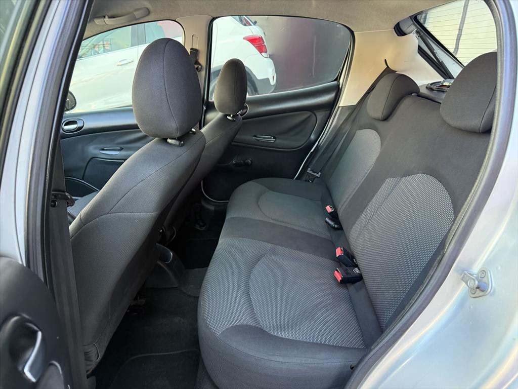 Peugeot 207 - 1.4 XR 8V FLEX 4P MANUAL