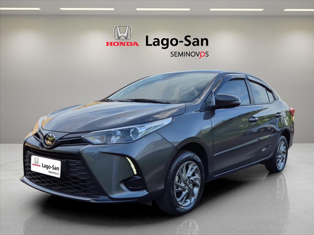 YARIS 1.5 16V FLEX SEDAN XS CONNECT MULTIDRIVE