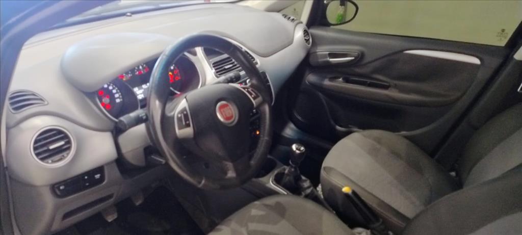 PUNTO 1.4 ATTRACTIVE 8V FLEX 4P MANUAL7