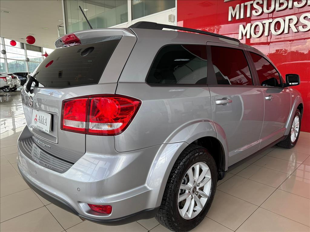 Fiat-FREEMONT-2.4 PRECISION 16V GASOLINA 4P AUTOMÁTICO