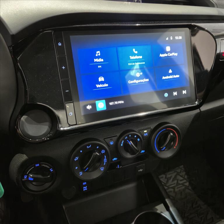 HILUX 2.8 D-4D TURBO DIESEL CD POWER PACK 4X4 MANUAL7