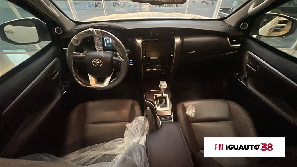 HILUX SW4 2.7 SRV 7 LUGARES 4X2 16V FLEX 4P AUTOMÁTICO10