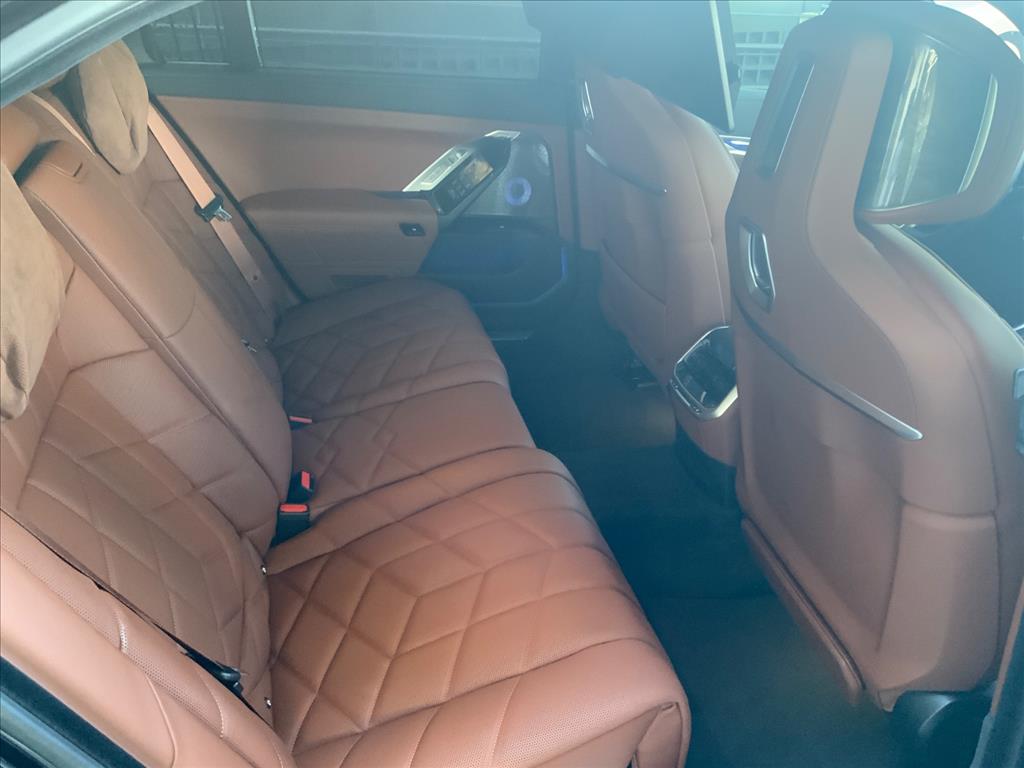 BMW-i7-ELÉTRICO XDRIVE60 M SPORT