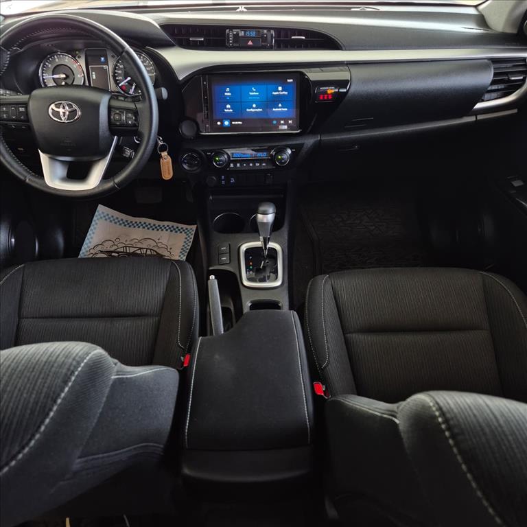 HILUX 2.8 D-4D TURBO DIESEL CD SR 4X4 AUTOMÁTICO10