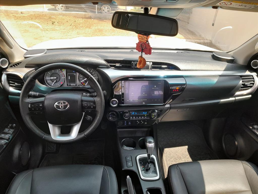 HILUX 2.8 D-4D TURBO DIESEL CD SRX 4X4 AUTOMÁTICO8