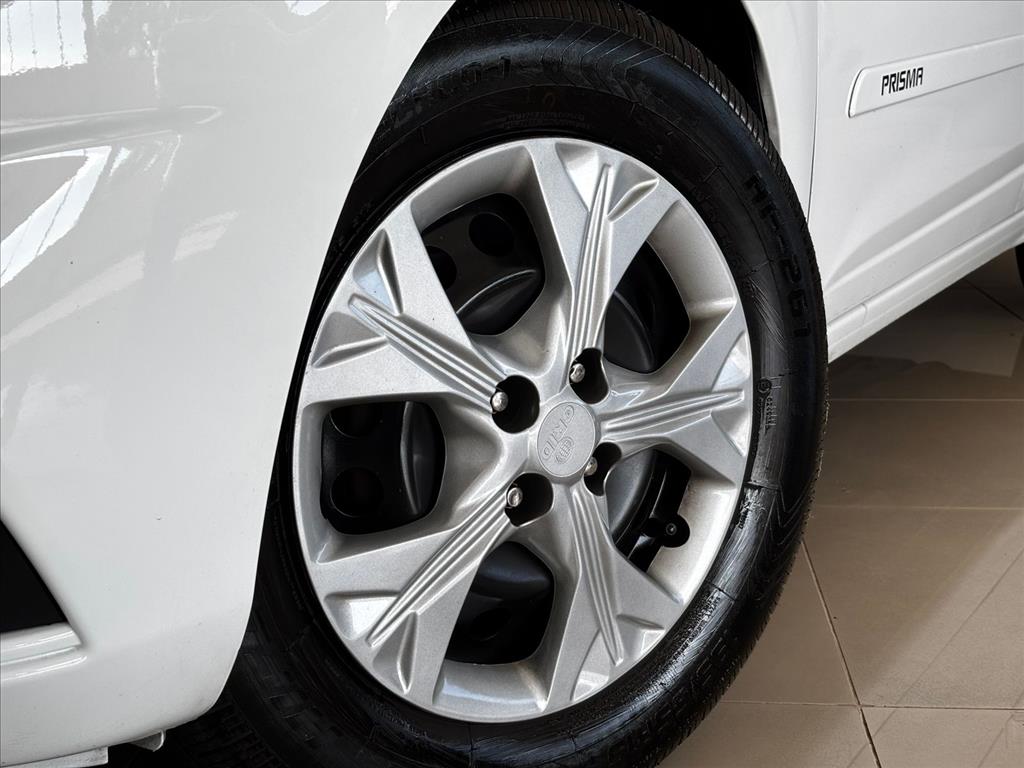 PRISMA 1.4 MPFI LT 8V FLEX 4P MANUAL PRISMA 1.4 MPFI LT 8V FLEX 4P MANUAL