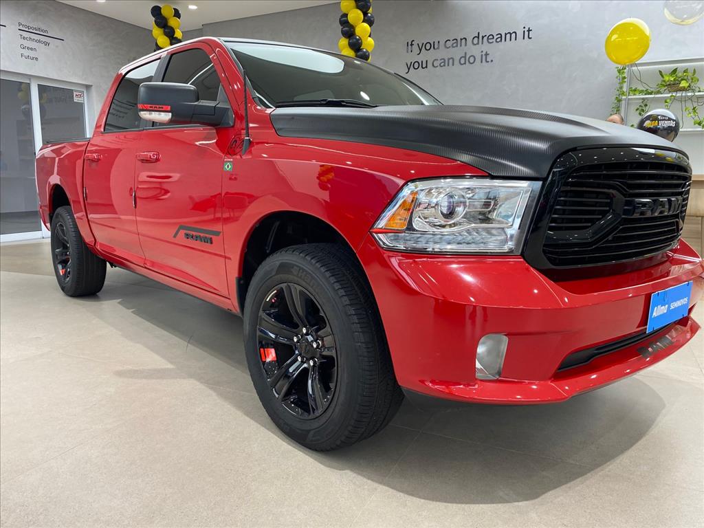 CLASSIC 5.7 V8 GASOLINA LARAMIE NIGHT EDITION CD 4X4 AUTOMÁTICO2