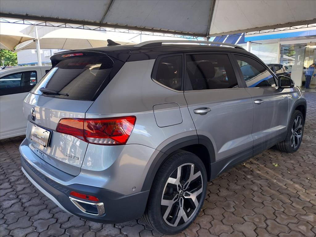 TAOS 1.4 250 TSI TOTAL FLEX HIGHLINE AUTOMÁTICO4