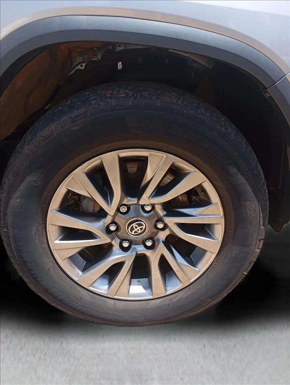 HILUX SW4 2.8 D-4D TURBO DIESEL SRX 7L 4X4 AUTOMÁTICO13