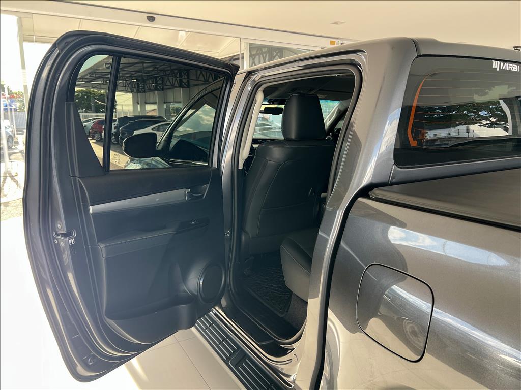 HILUX 2.8 D-4D TURBO DIESEL CD SRX 4X4 AUTOMÁTICO16
