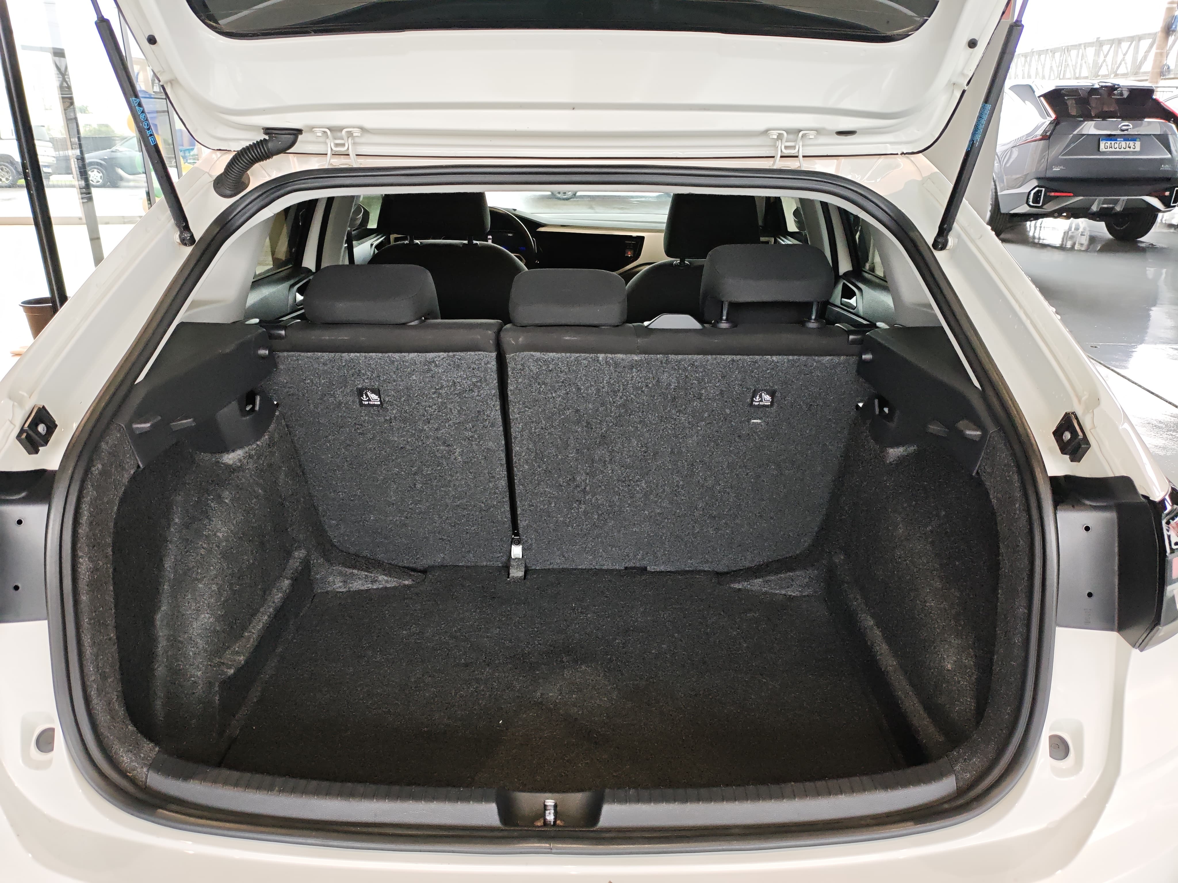 Volkswagen-NIVUS-1.0 200 TSI TOTAL FLEX COMFORTLINE AUTOMÁTICO
