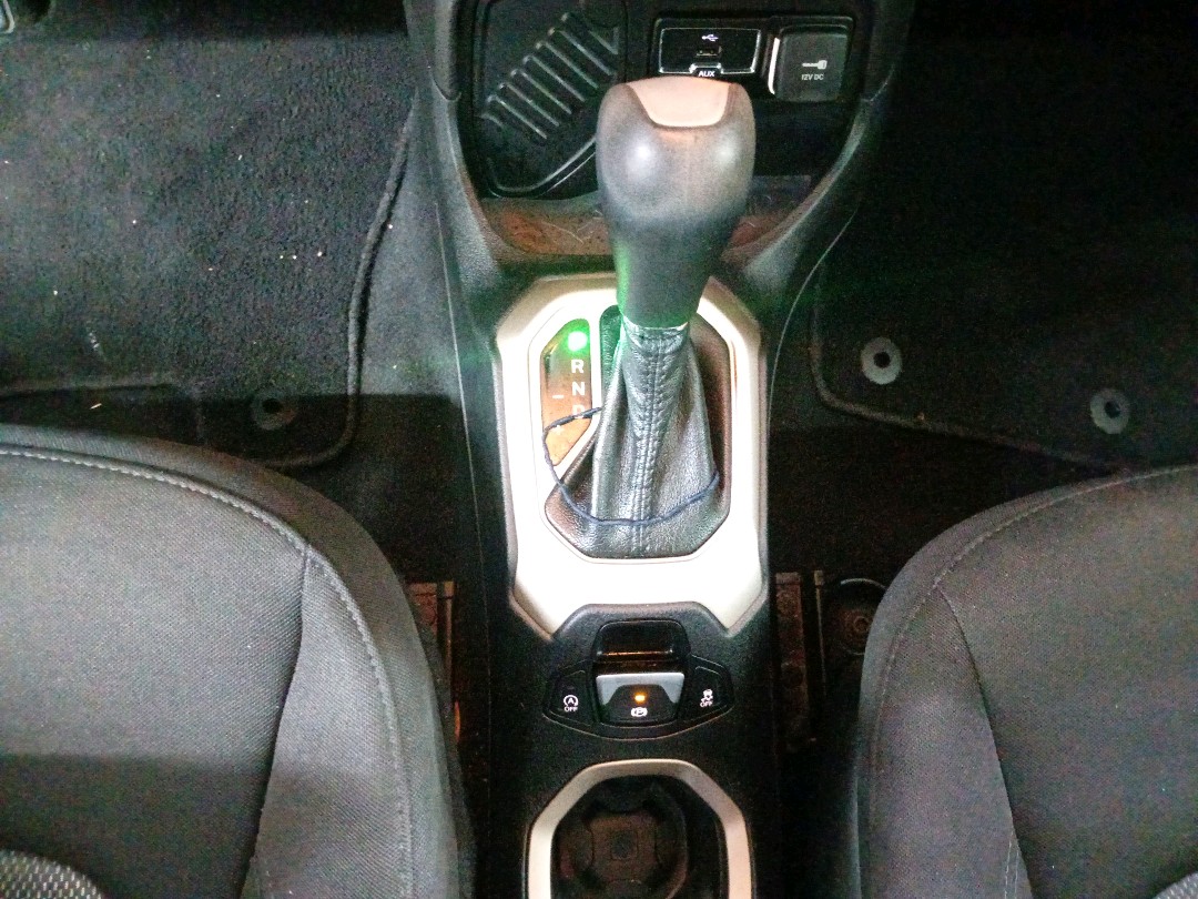 RENEGADE 1.8 16V FLEX SPORT 4P AUTOMÁTICO11