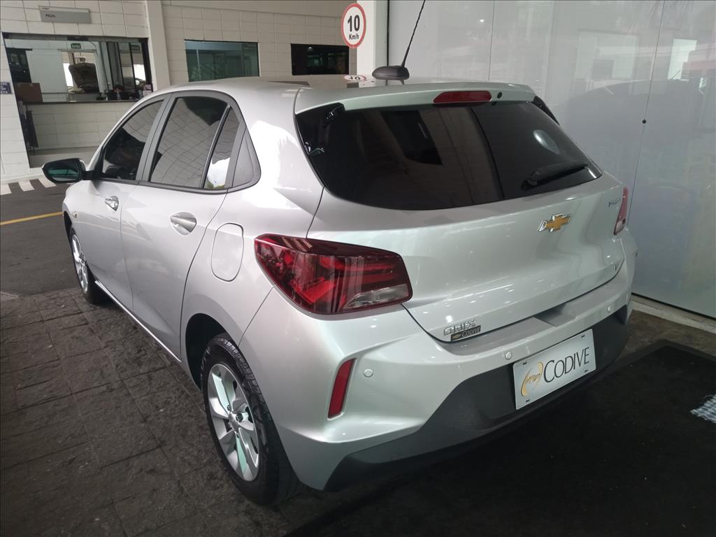 ONIX 1.0 TURBO FLEX LT AUTOMÁTICO3