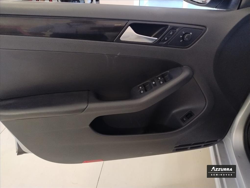 JETTA 2.0 COMFORTLINE FLEX 4P MANUAL16