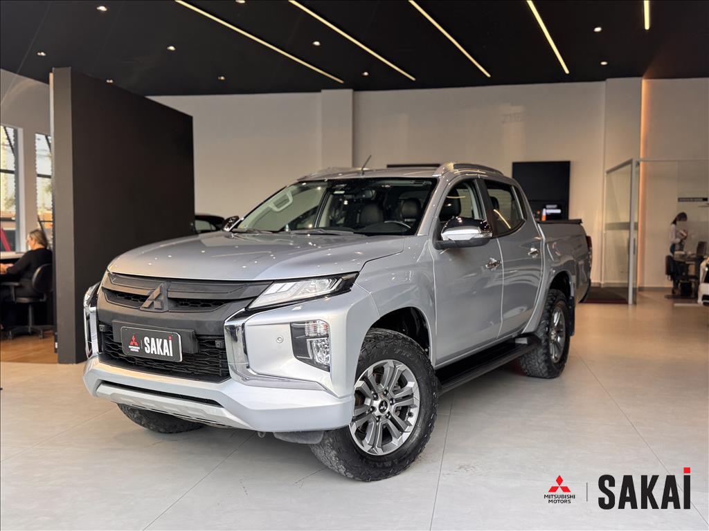 Mitsubishi-L200 TRITON-2.4 16V TURBO DIESEL SPORT HPE-S CD 4P 4X4 AUTOMÁTICO