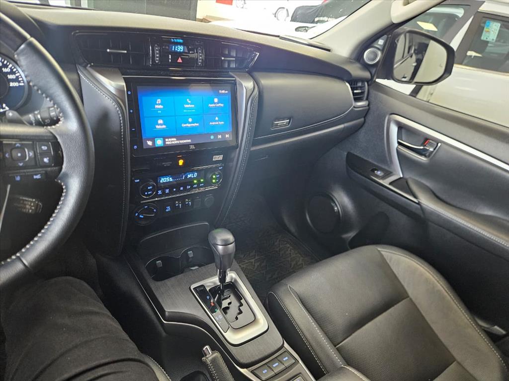 HILUX 2.8 D-4D TURBO DIESEL CD SRX 4X4 AUTOMÁTICO11