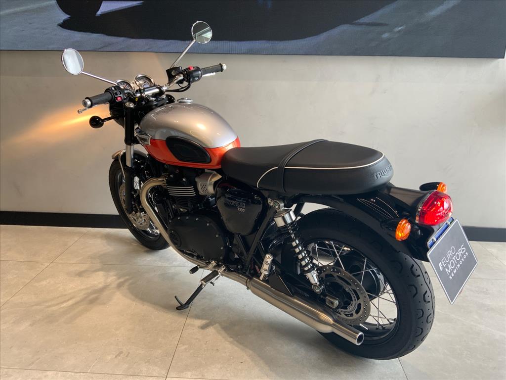 TRIUMPH-BONNEVILLE-T100 900