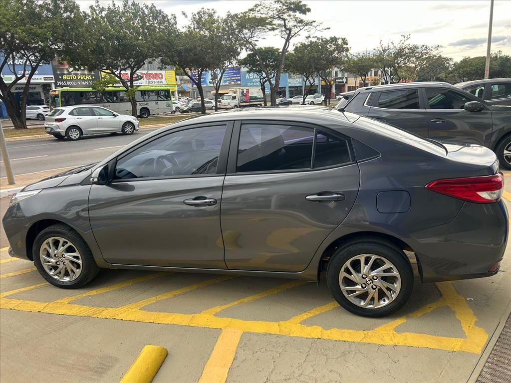 Toyota-YARIS-1.5 16V FLEX SEDAN XS CONNECT MULTIDRIVE