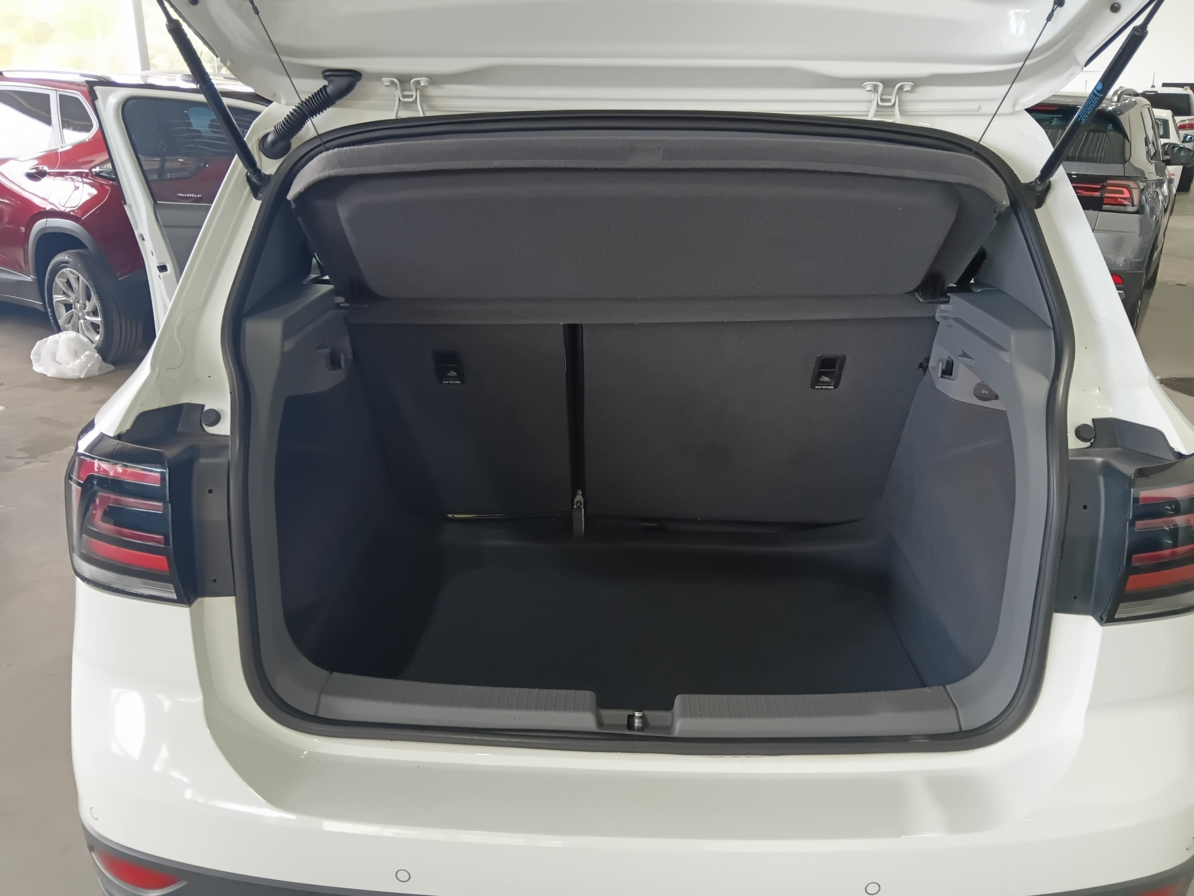 Volkswagen-T-CROSS-1.0 200 TSI TOTAL FLEX AUTOMÁTICO