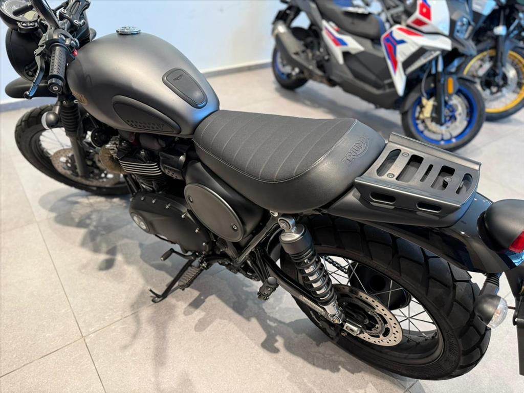 TRIUMPH-SCRAMBLER-STREET