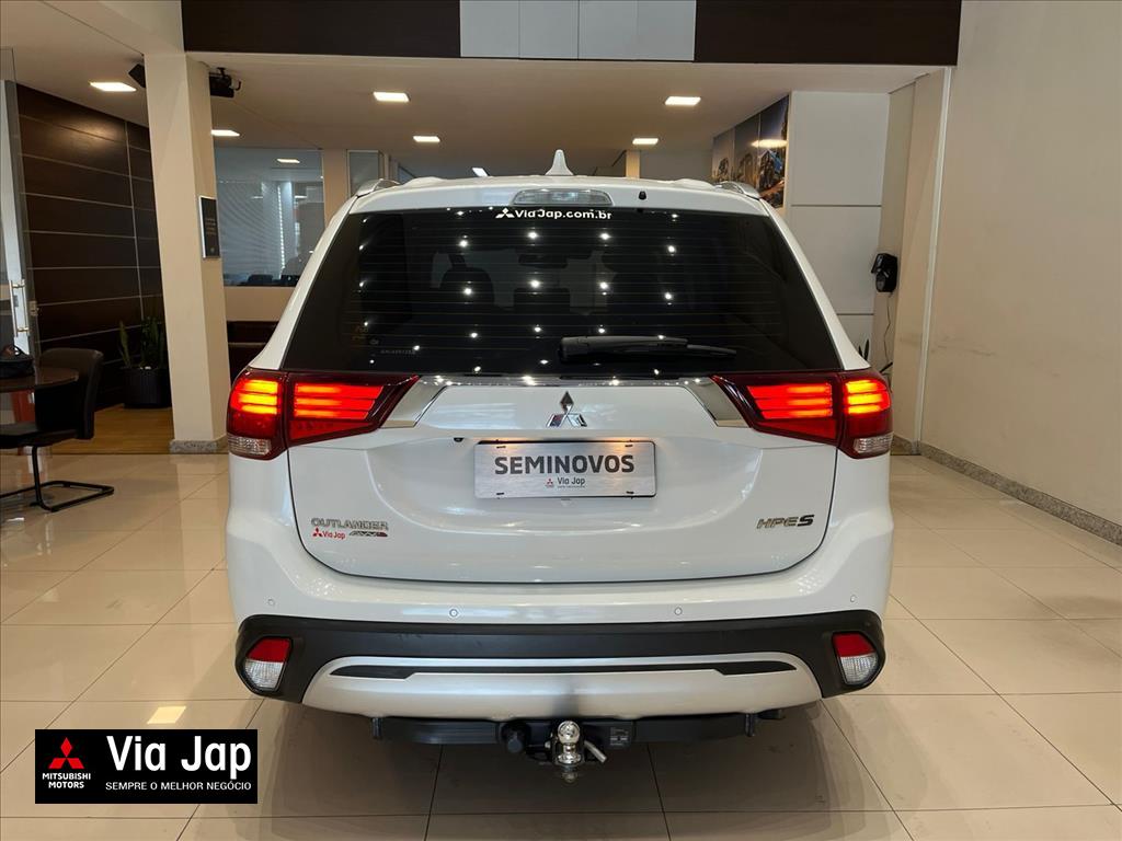 Mitsubishi-OUTLANDER-3.0 MIVEC V6 GASOLINA HPE-S AWD AUTOMÁTICO