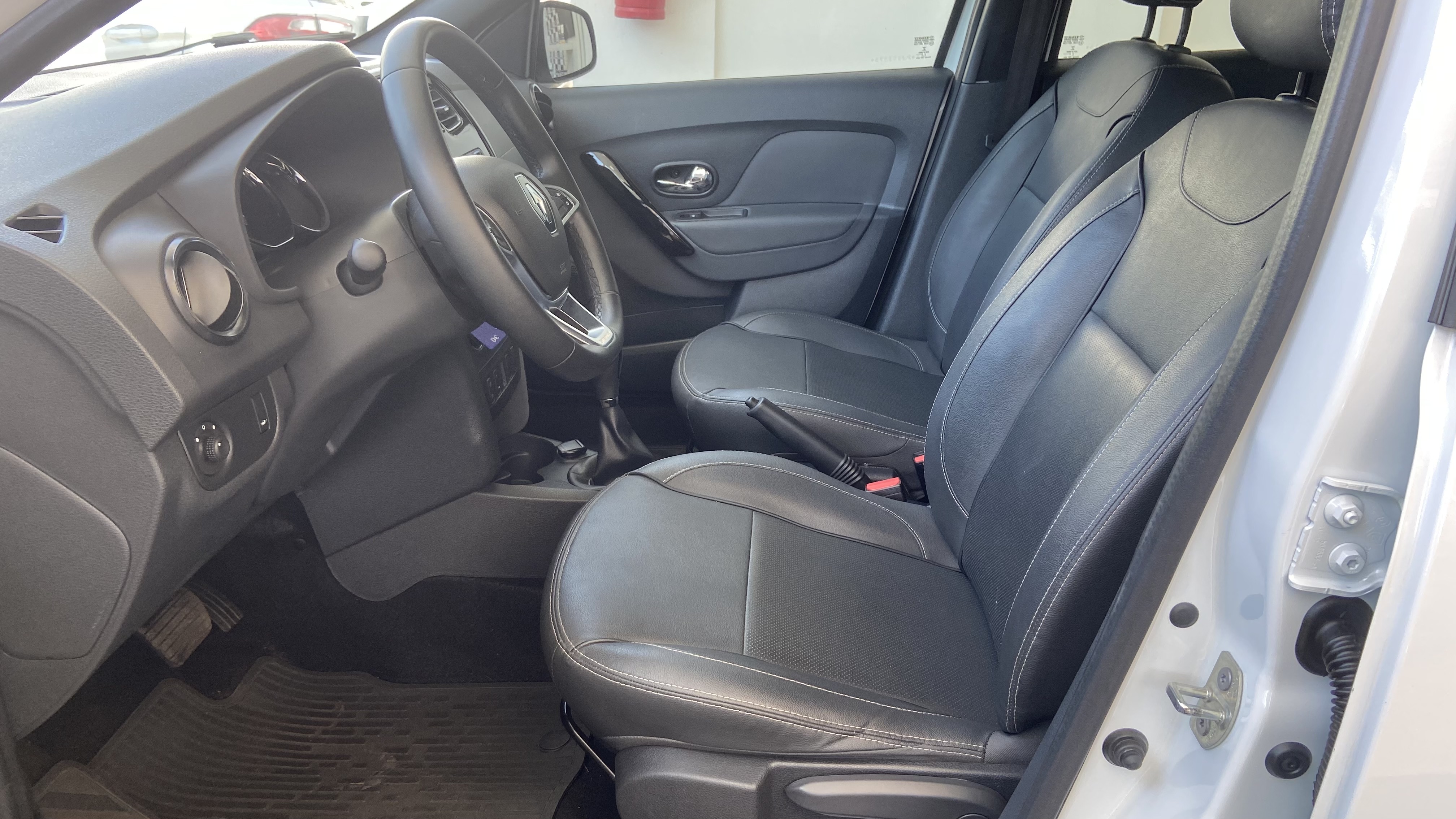 Renault Stepway 1.6 16V Sce Flex Iconic X Tronic - foto 9